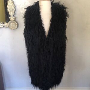 Cabi Infinite Black Vest Faux Fur on front sides & neck Size Medium